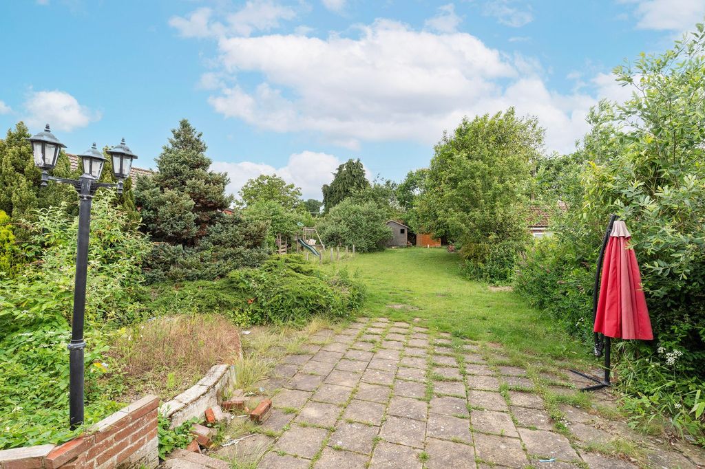 Property photo 2 of 19