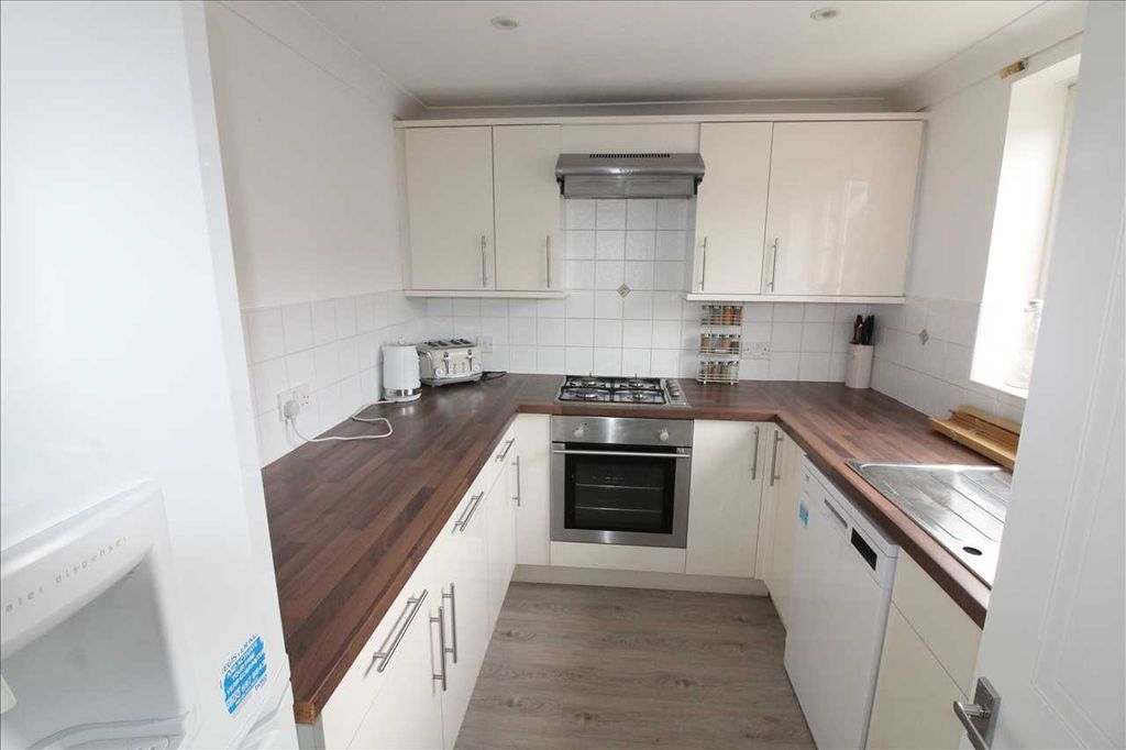 Property photo 2 of 12 Kitchen