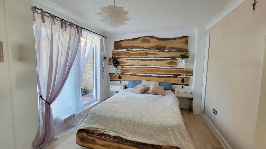 Property photo 1 of 7 Master Bedroom