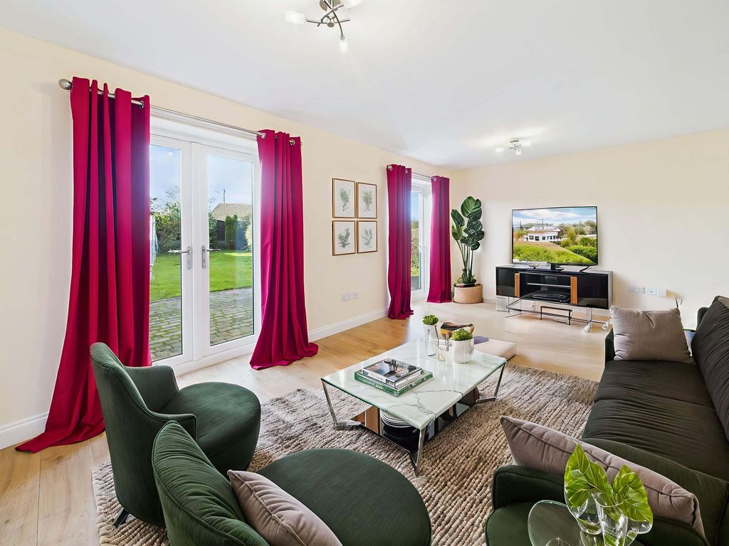 Property photo 2 of 18 Lounge Area (Virtually Furnished)