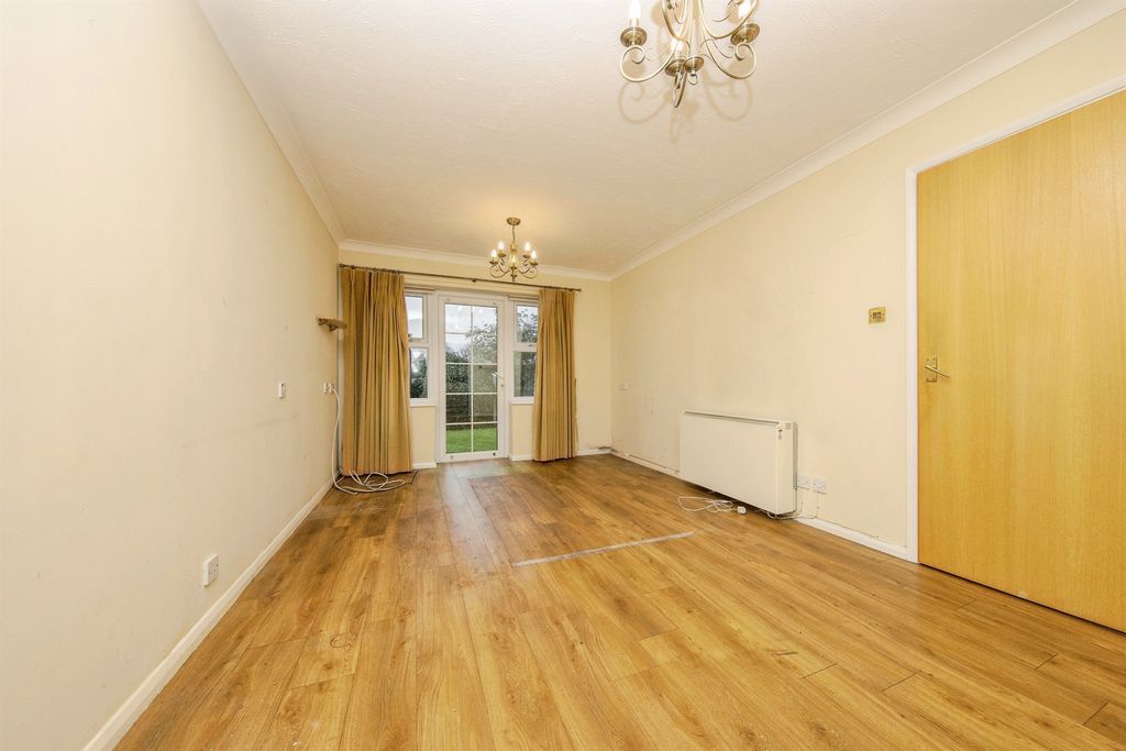 Property photo 2 of 13