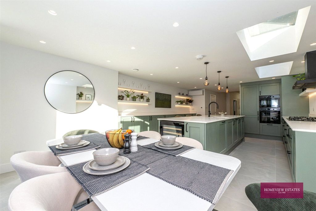 Property photo 2 of 20 Picture No. 10