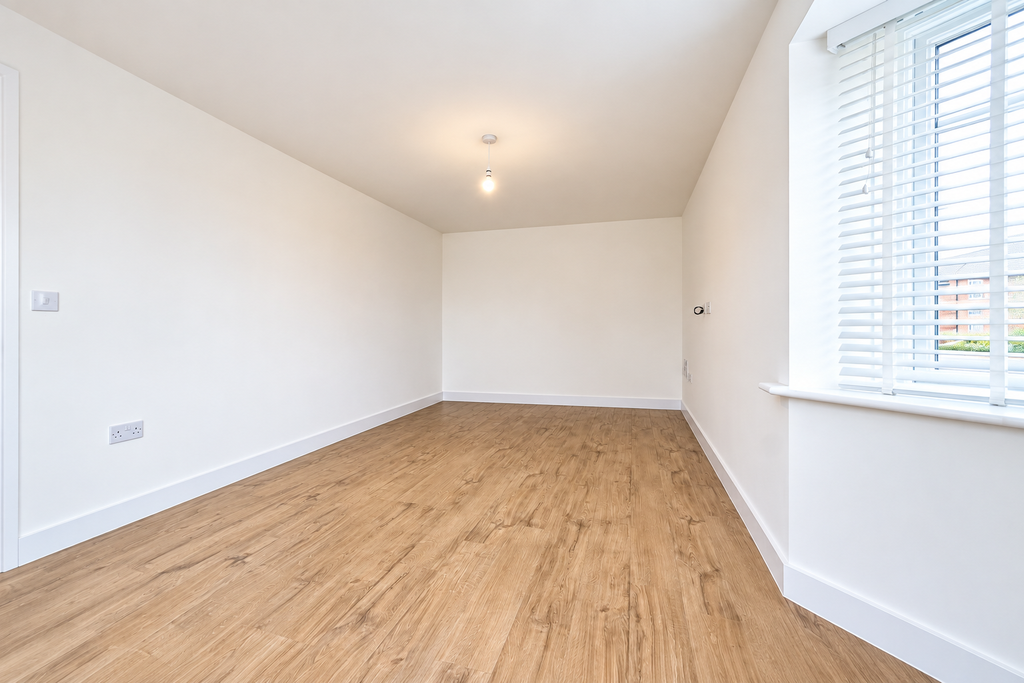 Property photo 2 of 14 .
