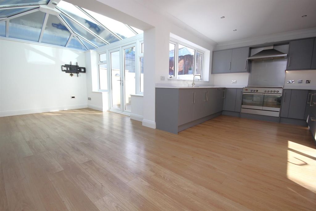 Property photo 2 of 14 Img_5886.Jpg