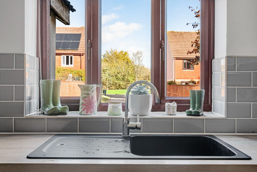 Property photo 3 of 20 5905904