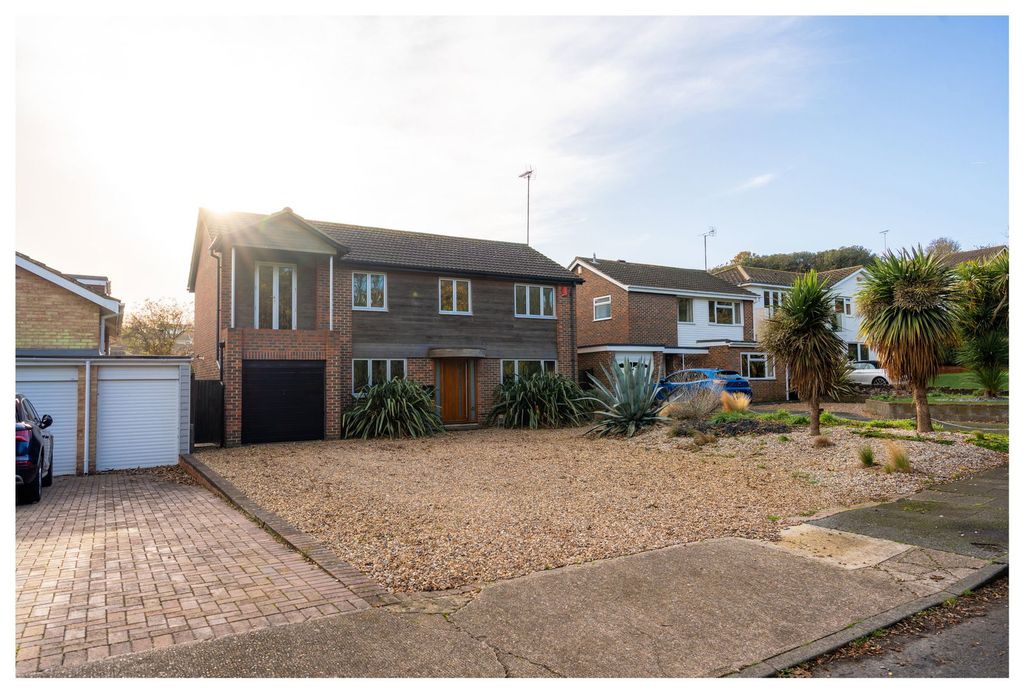 Property photo 1 of 30