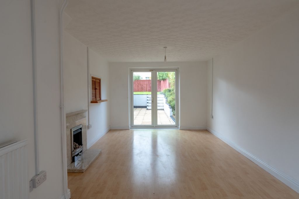 Property photo 2 of 20 Otter Close-4