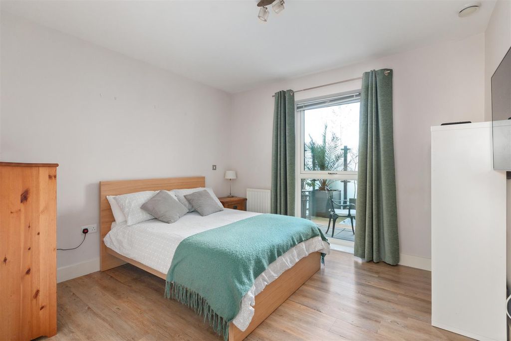 Property photo 3 of 12 Bedroom