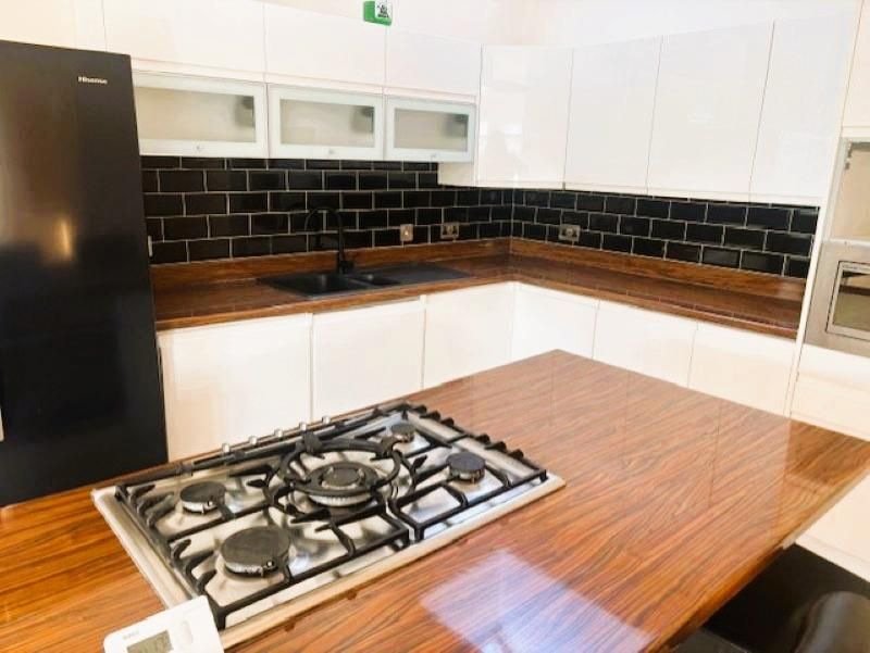 Property photo 3 of 14 Loung /Kitchen
