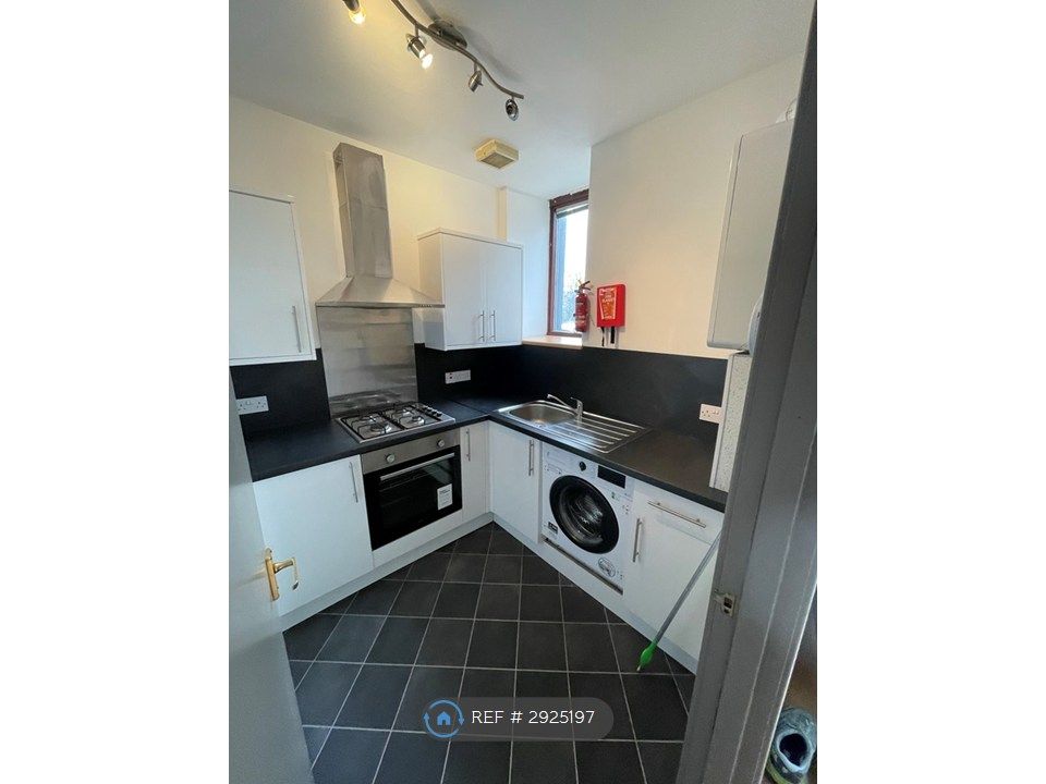 Property photo 1 of 11 Kitchen