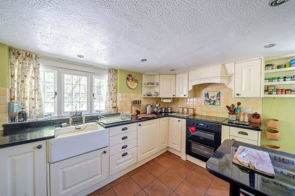 Property photo 3 of 18