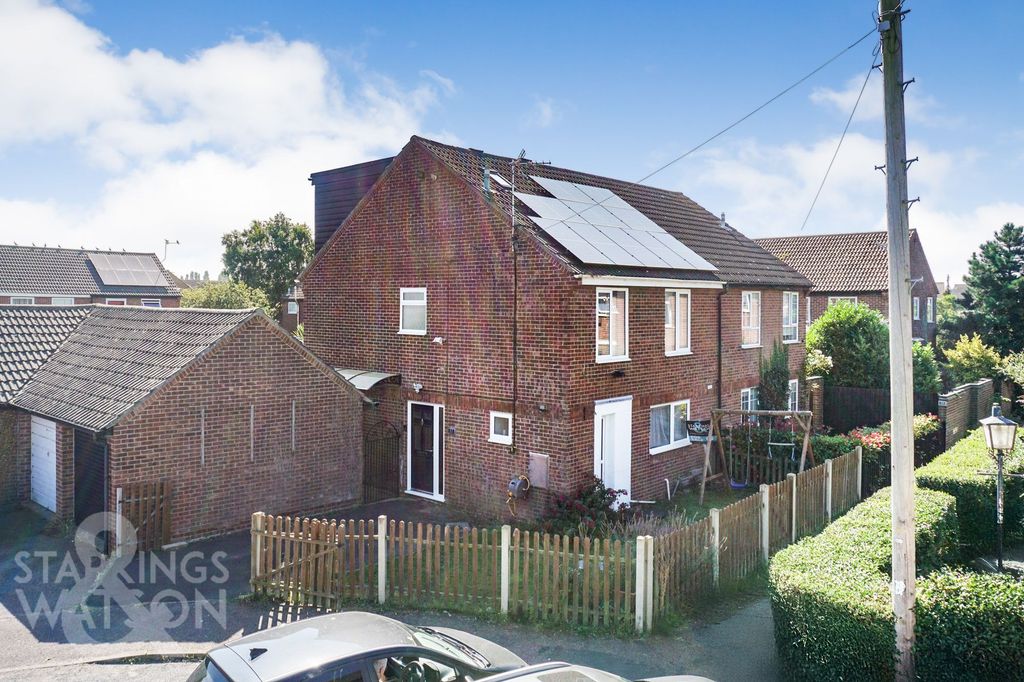 Property photo 1 of 32