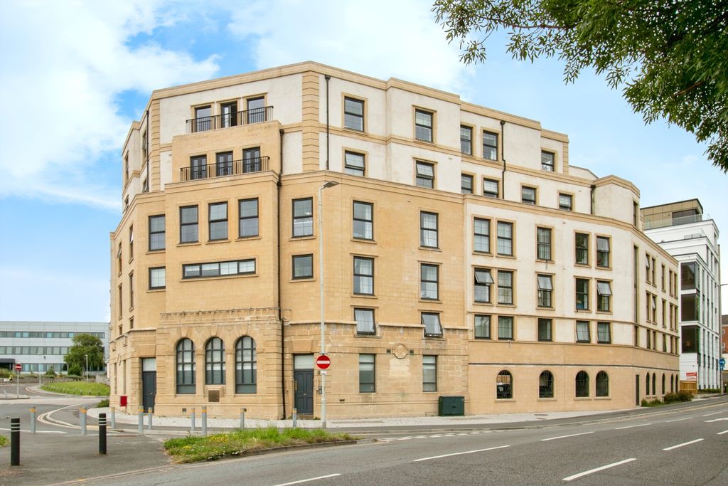 Property photo 1 of 11 Photography