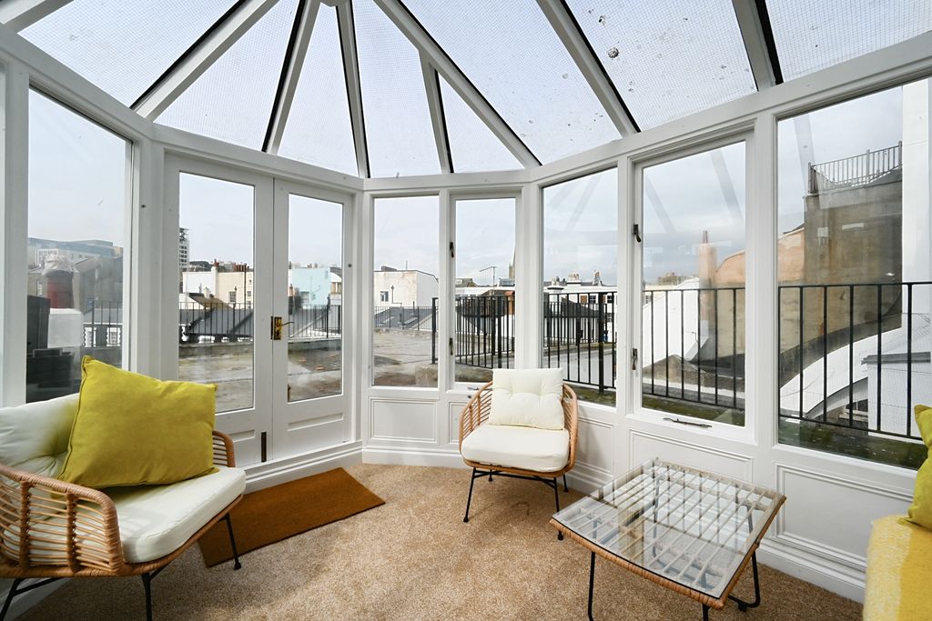 Property photo 2 of 36