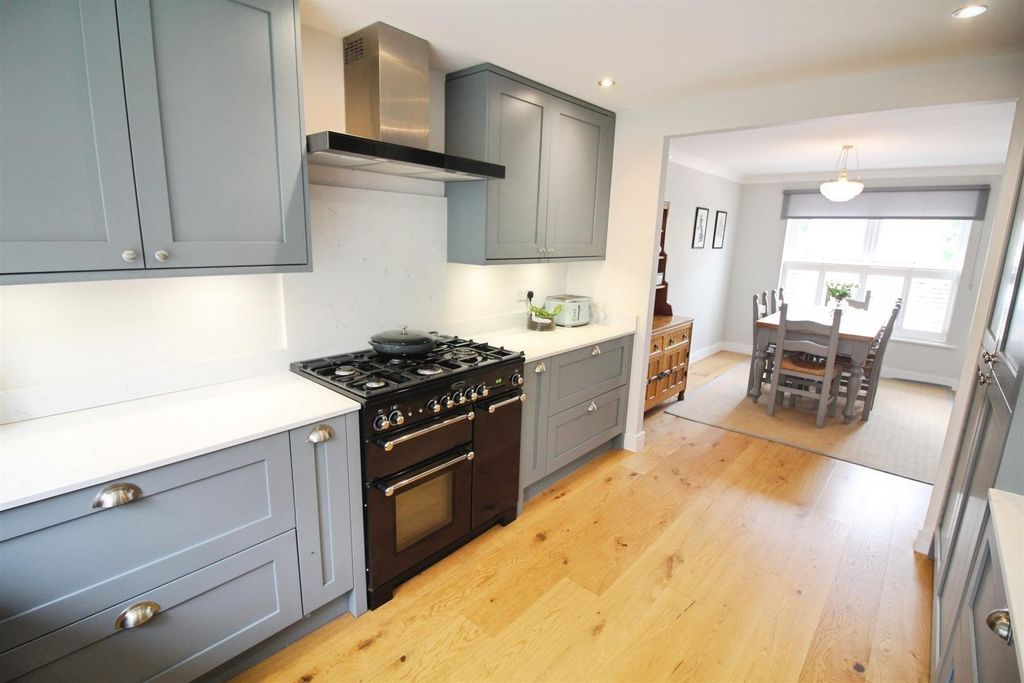 Property photo 3 of 22 Kitchen/Diner