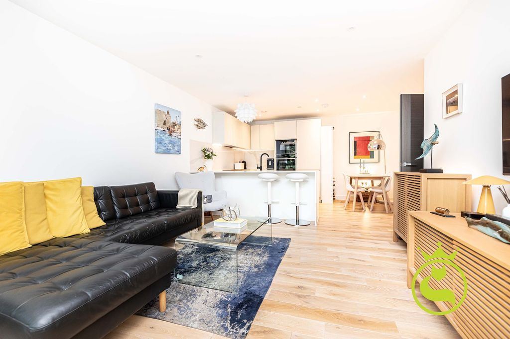 Property photo 3 of 23