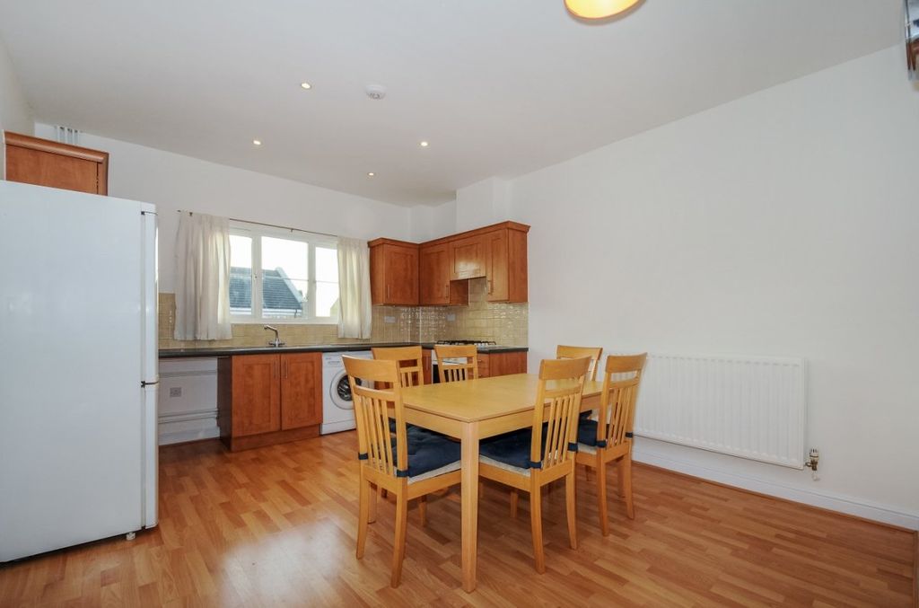 Property photo 3 of 8 Picture No. 12