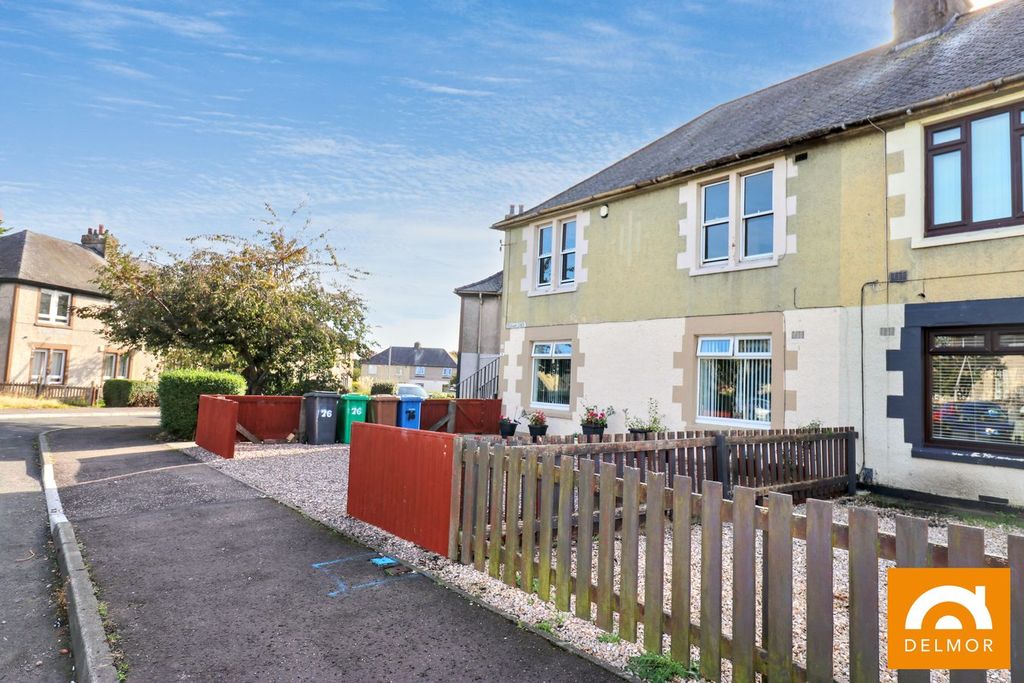 Property photo 2 of 12
