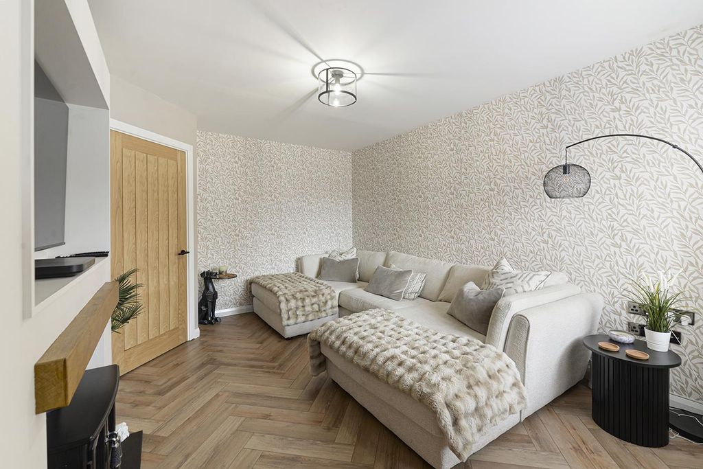 Property photo 3 of 20 4Dumbrell02.Jpg