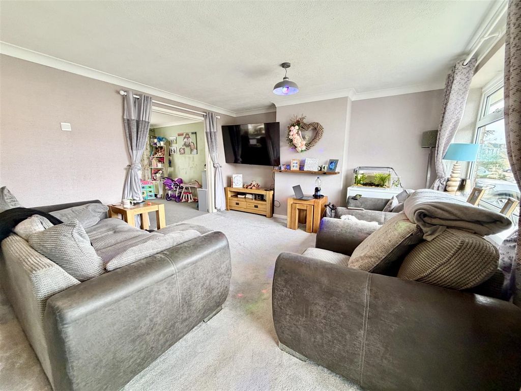Property photo 2 of 24