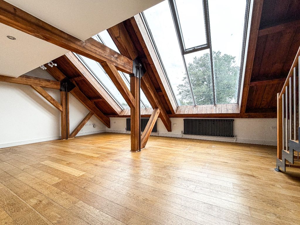 Property photo 2 of 9 5569223