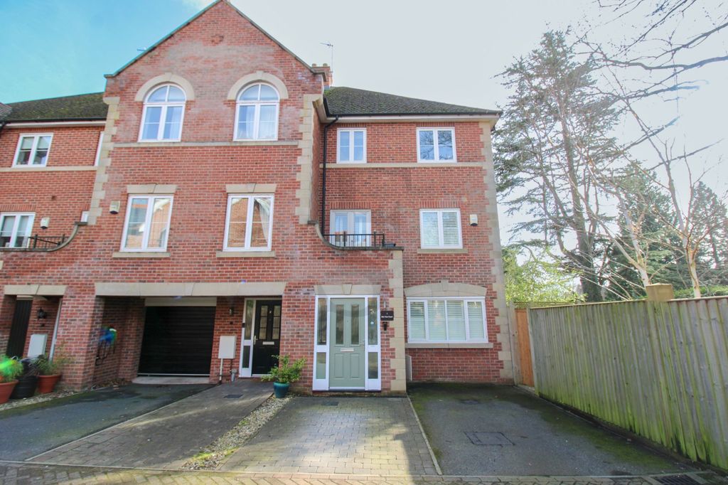 Additional image 4 of 4 bed semi-detached house for saleElm Tree Court, Stoneygate LE2