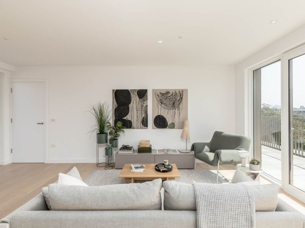 Property photo 3 of 7 79835_Corstorphinerd_023