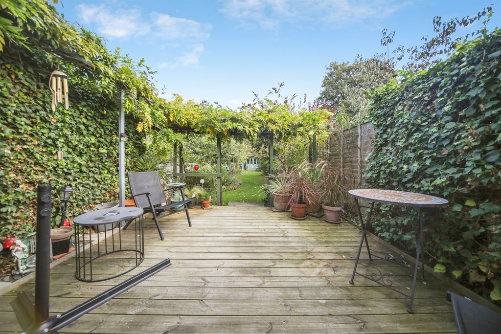 Property photo 2 of 16