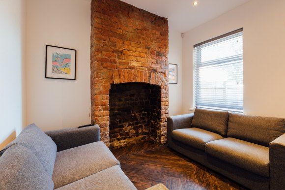 Property photo 3 of 15 Lounge