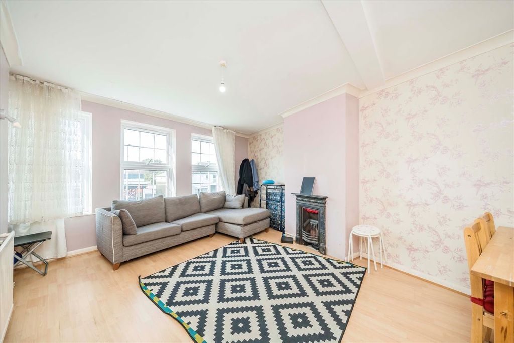 Property photo 1 of 5