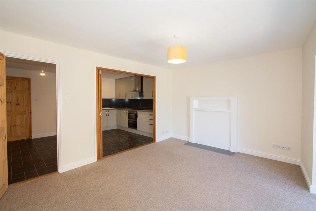 Property photo 1 of 16 1 Lounge 4.Jpg