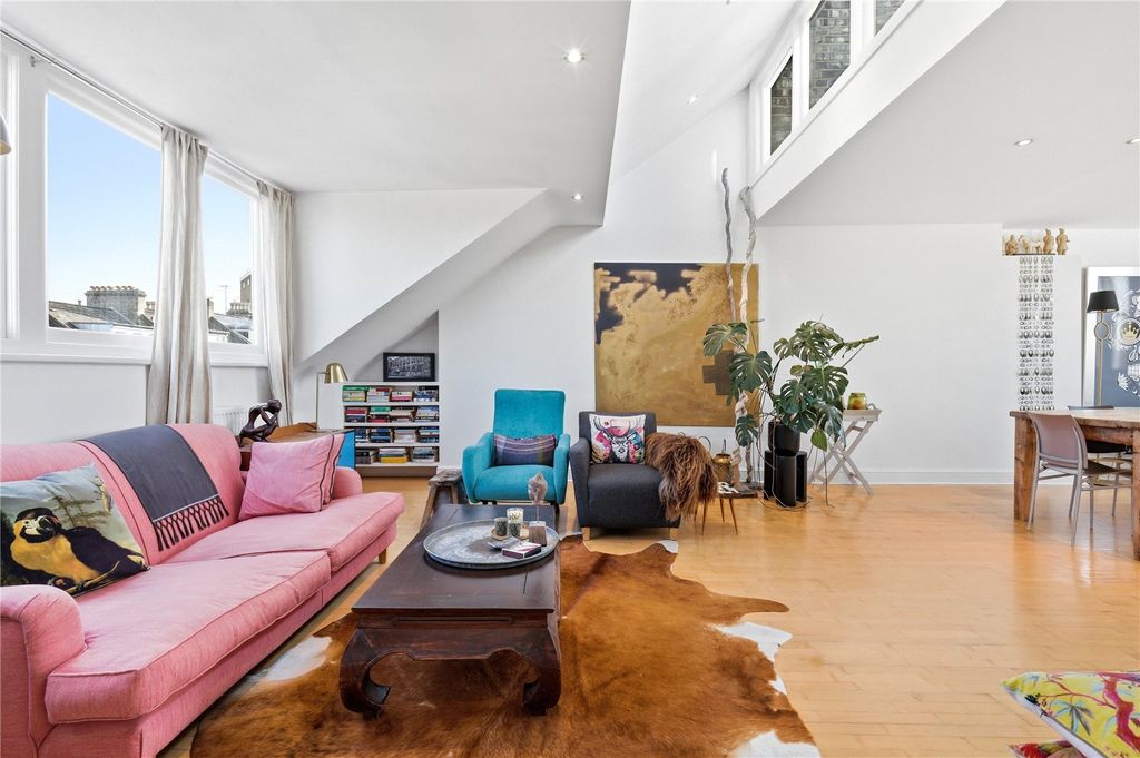 Property photo 1 of 18 Reception Room