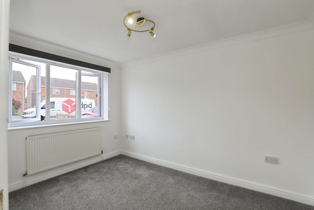 Property photo 2 of 25