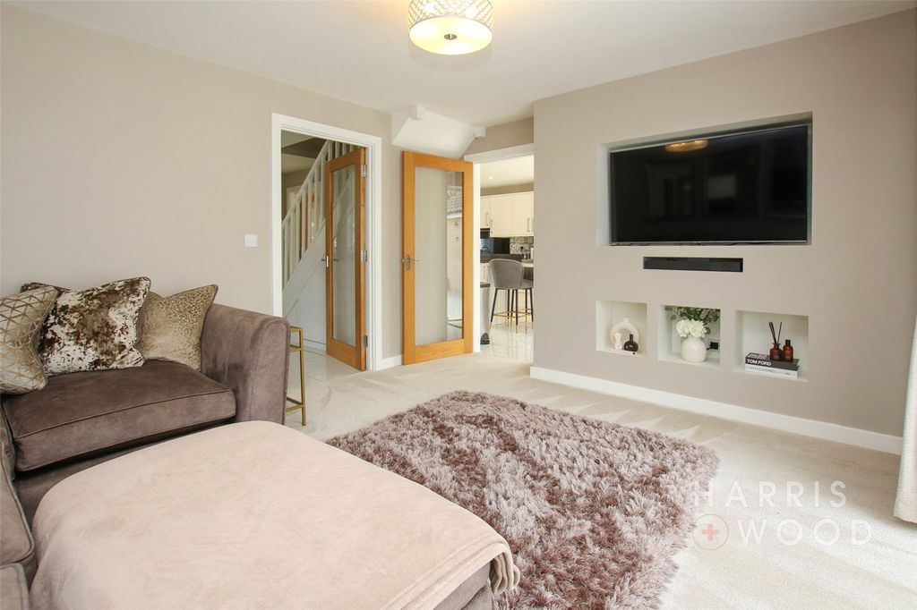 Property photo 2 of 37 Picture No. 12