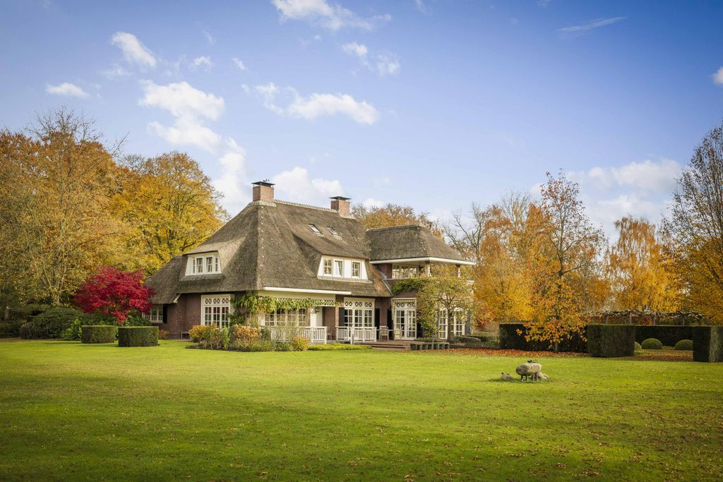 Property photo 2 of 86