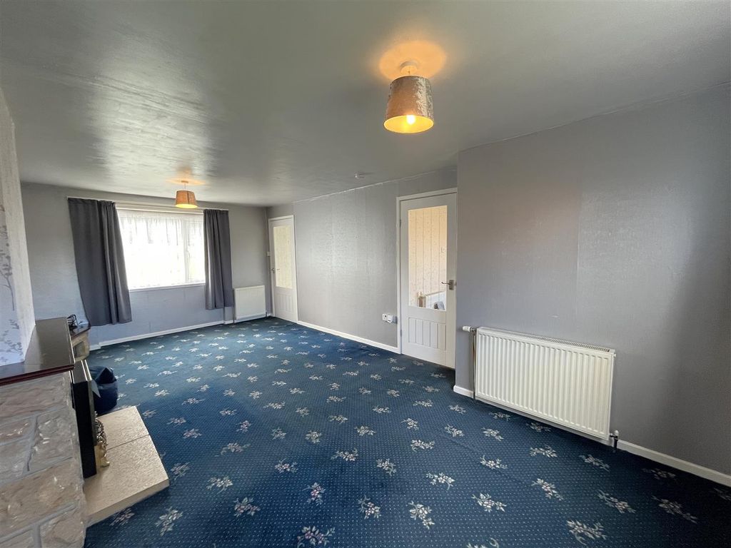 Property photo 2 of 15 Lounge