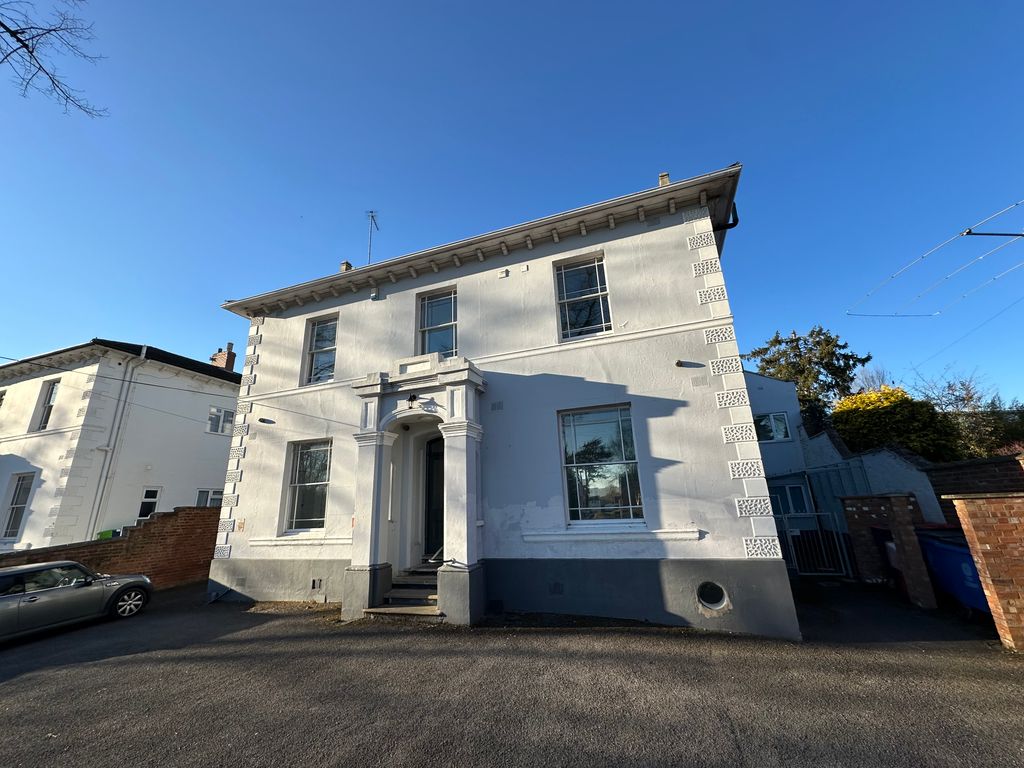 Property photo 2 of 6