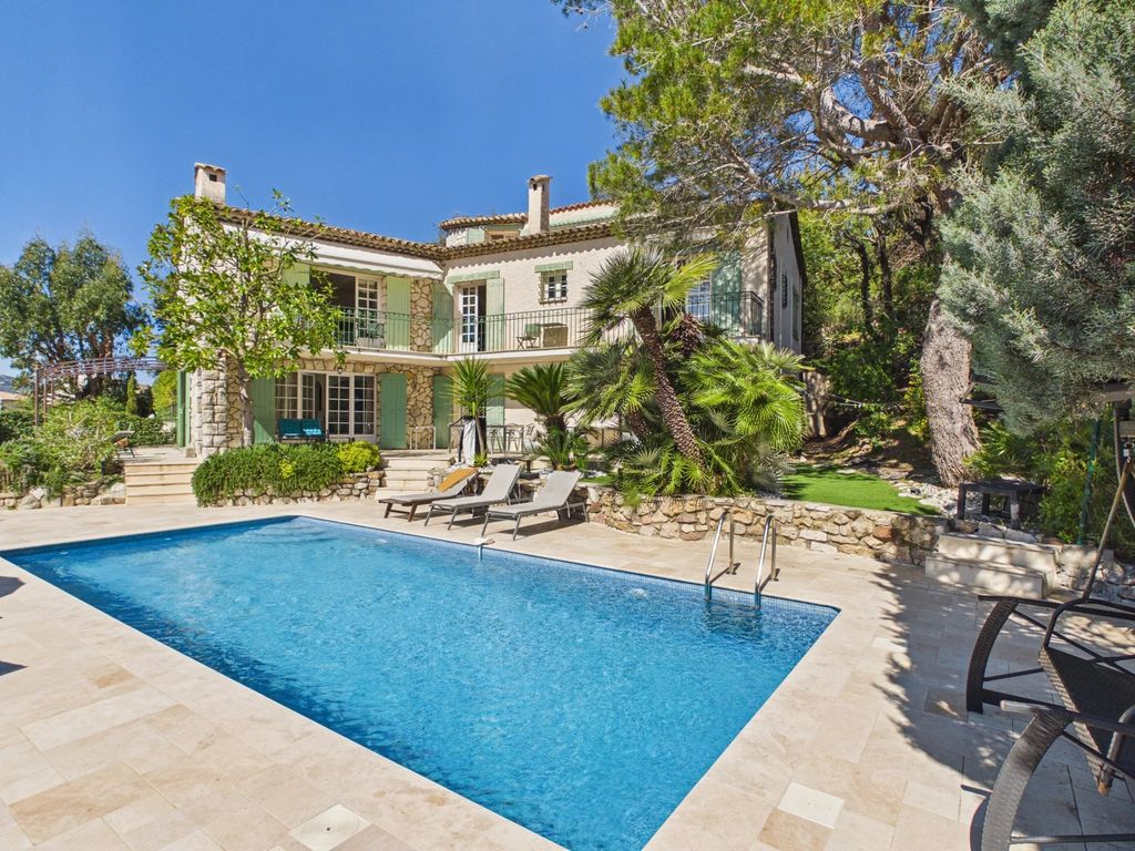 Property photo 1 of 49