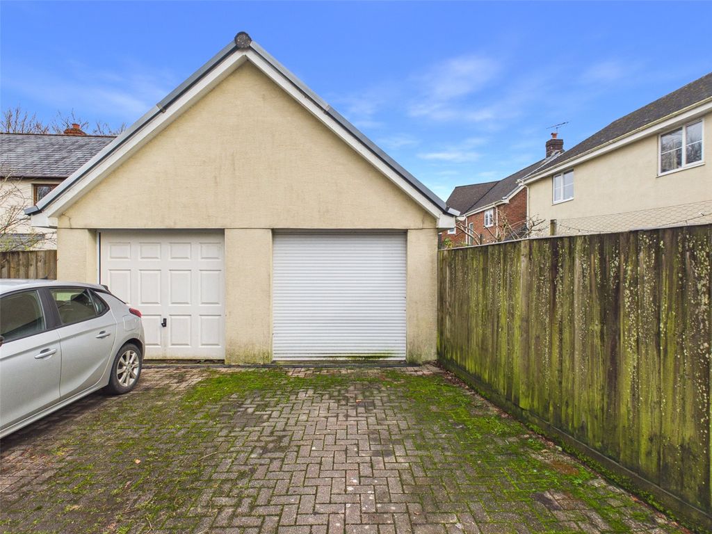 Property photo 2 of 13 Parking &amp; Garage