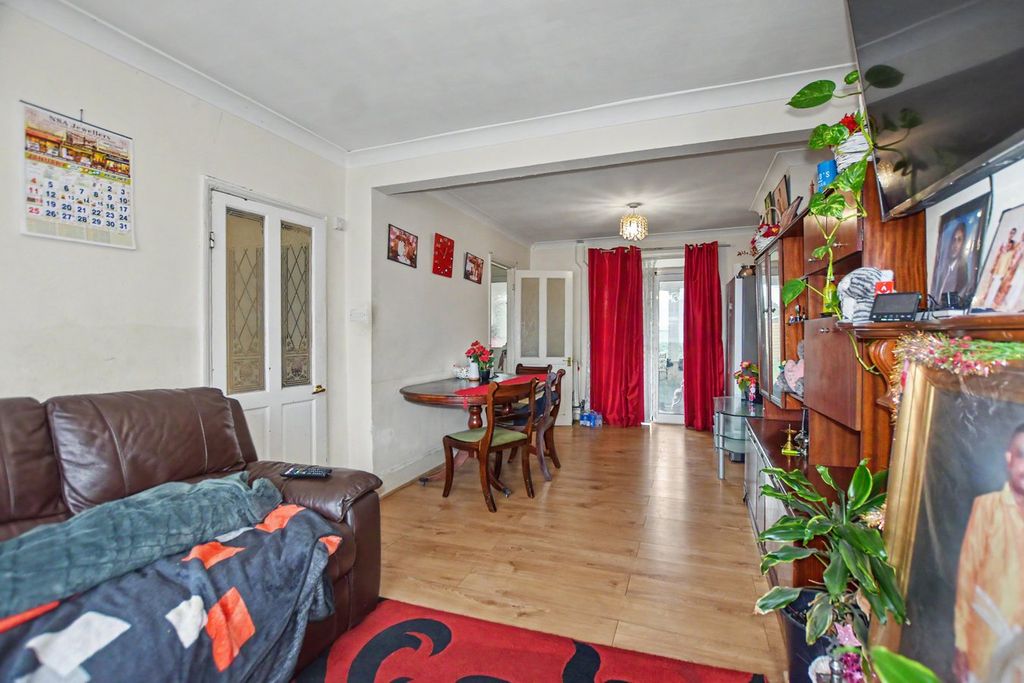 Property photo 3 of 20