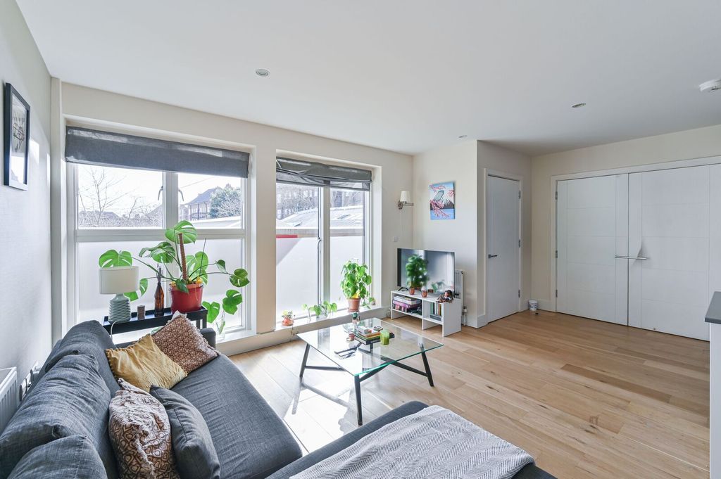 Property photo 2 of 14