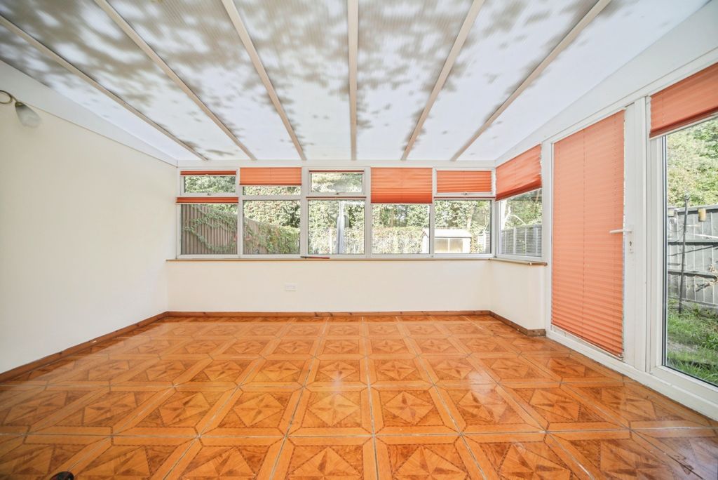 Property photo 3 of 12 Photo