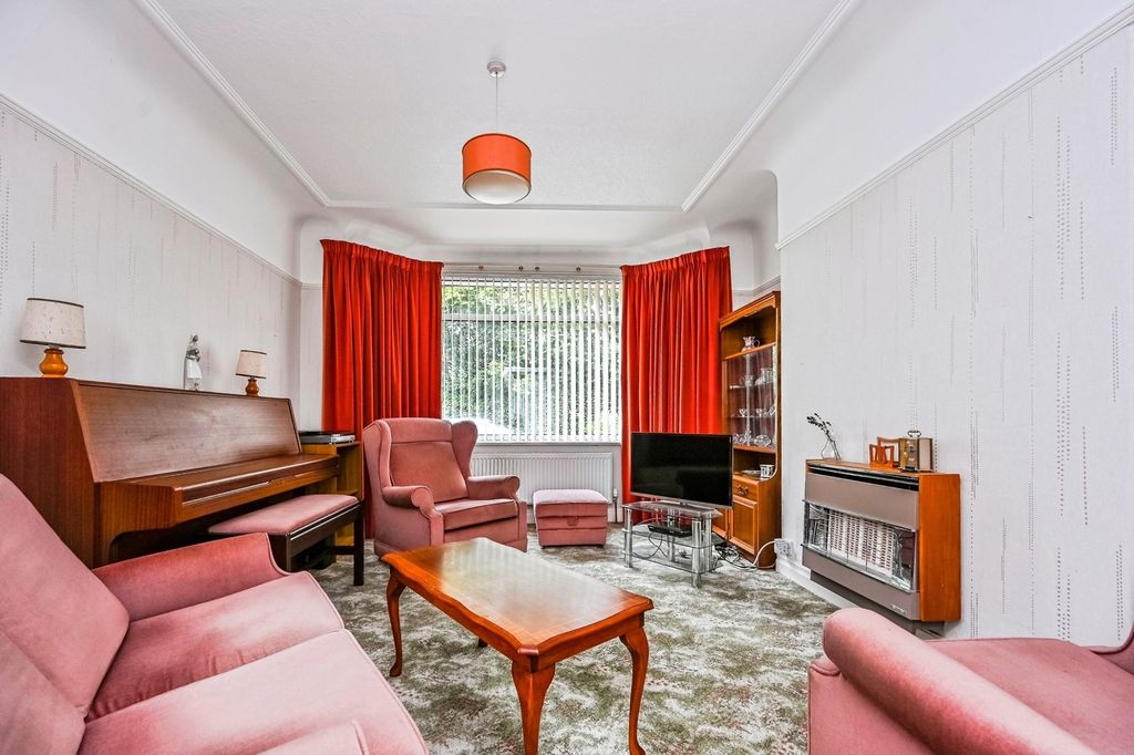 Property photo 3 of 16 Photo