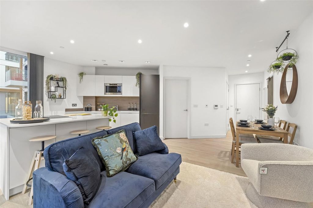 Property photo 2 of 12