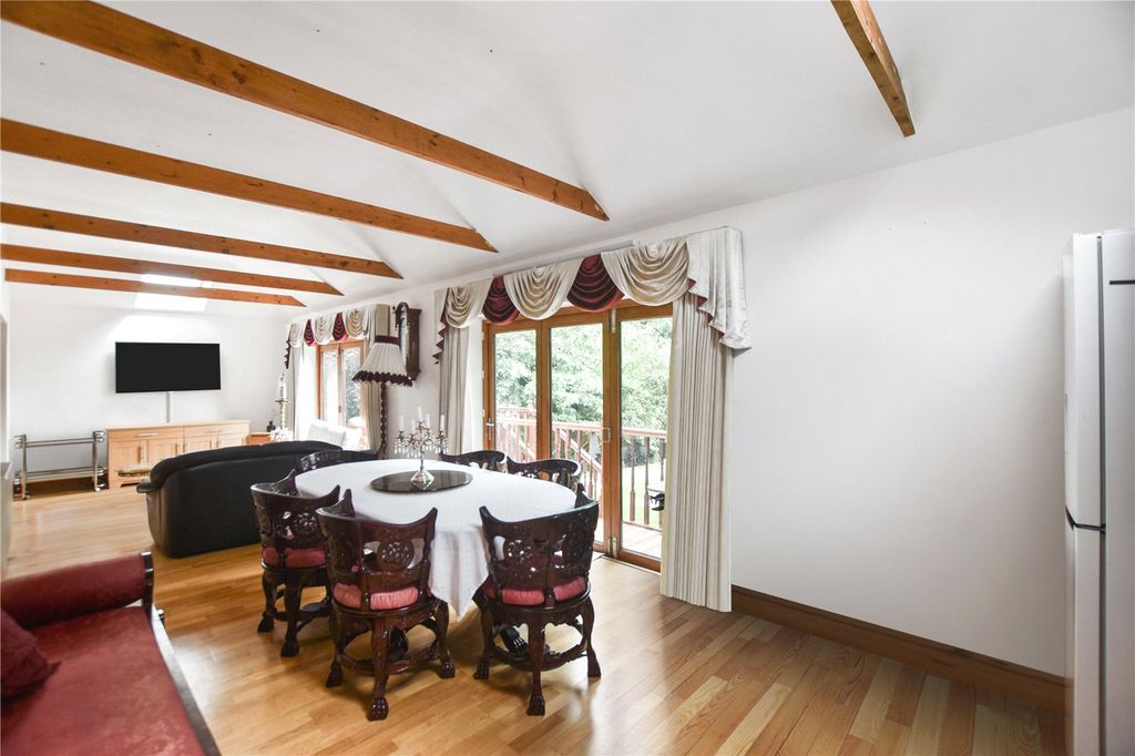 Property photo 3 of 16 Lounge/Diner
