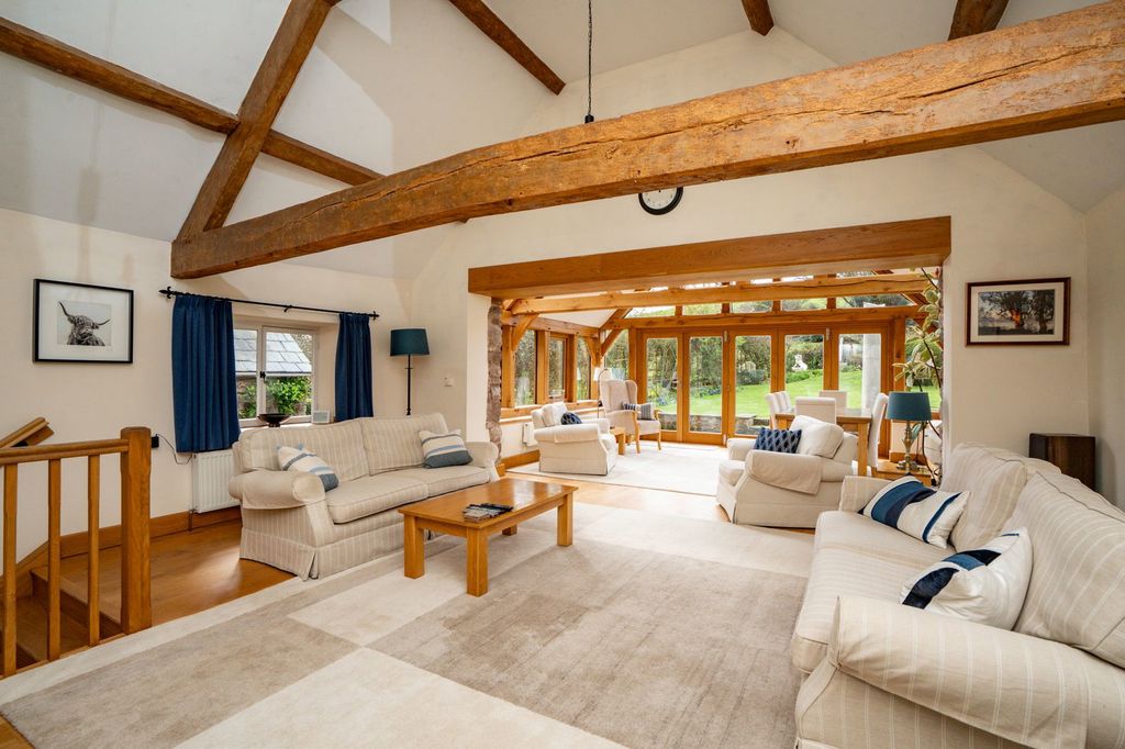 Property photo 3 of 47