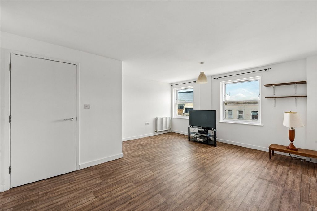 Property photo 1 of 11 Picture No. 12