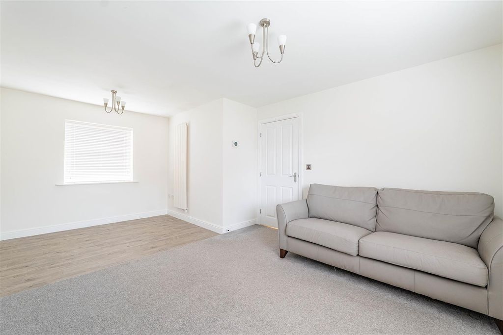 Property photo 2 of 13 Lounge/Dining Room