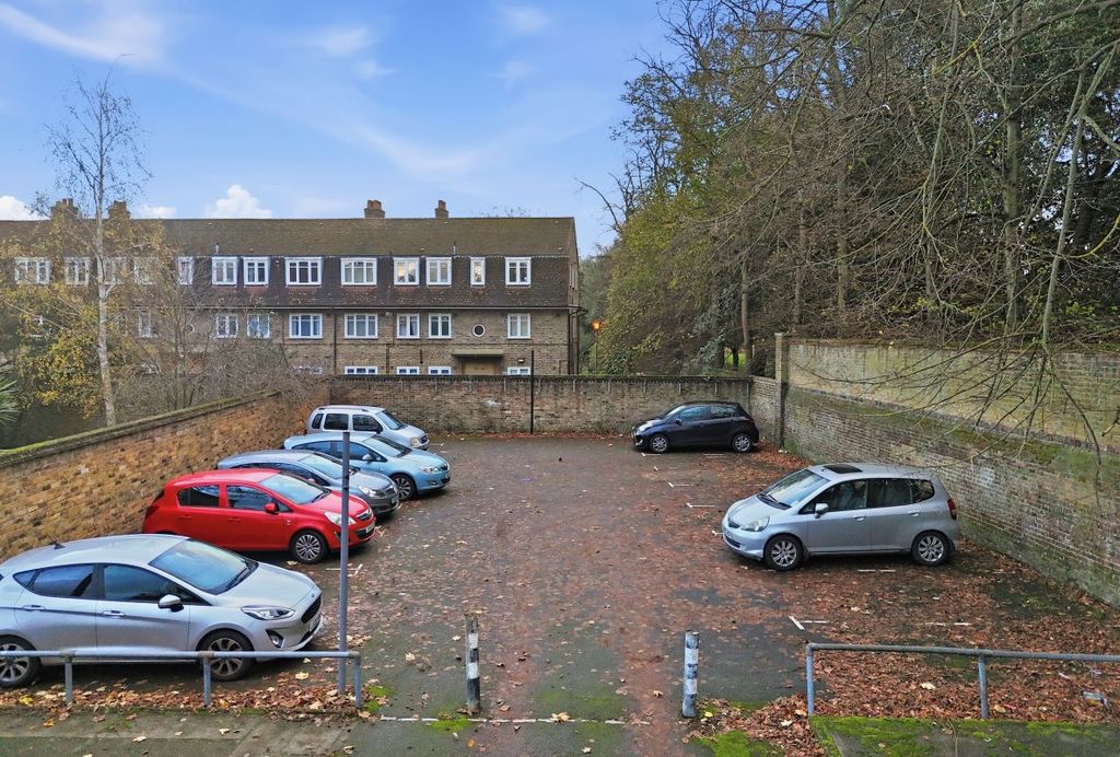 Property photo 2 of 7