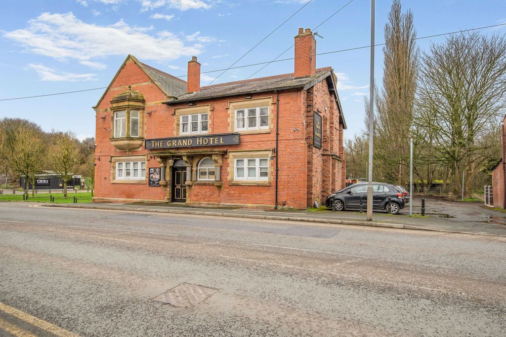 Property photo 2 of 19 The Grand Hotel, 13 Market Street, Manchester M26 1Gf